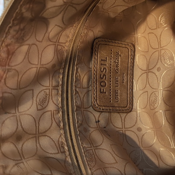 Fossil Leather Crossbody Purse - Picture 8 of 16